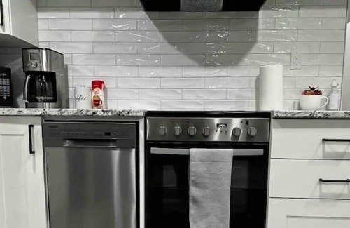 Calgary House | Modern guest suite in Calgary