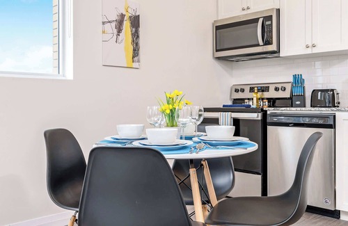 Kitchener Condo | Modern High Rise Condo w Private Patio—Downtown