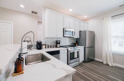 Midtown House | Modern & Hip 2BD Apt in Central Brush Park!