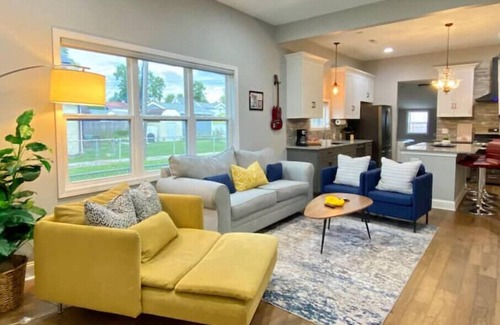 Indianapolis House | Modern & Hip Home, mins from the heart of DT Indy!