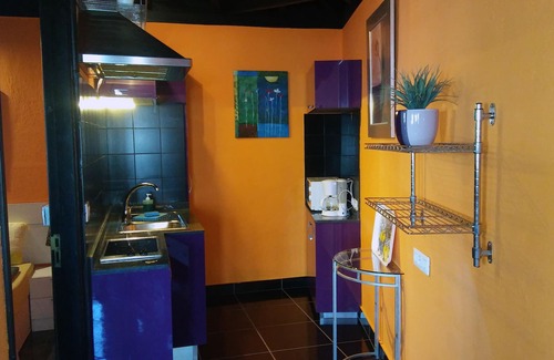 El Guincho Apartment | Modern holiday home with balcony with sea and mountain views - no Teide-view