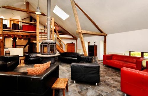 Amel House | Modern Holiday Home in Meyerode with Terrace