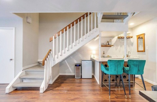 Fort Worth House | Modern Home close to Dickies!