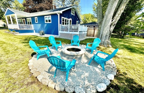 Como House | Modern Home, Fire Pit, Golf Cart Included, Dog Friendly, Sleeps 6