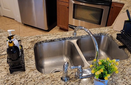 Mobile House | Modern home in quiet cul-de-sac near University of South Alabama!