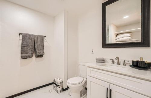 South Westminster House | Modern Home In West Denver 15 Min Close To Downtown