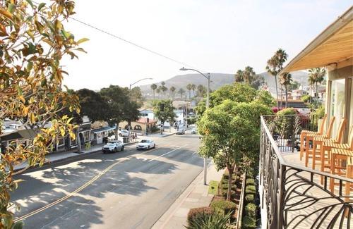 Laguna Beach House | Modern Home, Multi Unit, Relaxing Spacious Patio Ready for Fun!