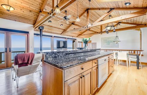 Philo House | Modern home on bluff over the ocean with private hot tub & three gas fireplaces