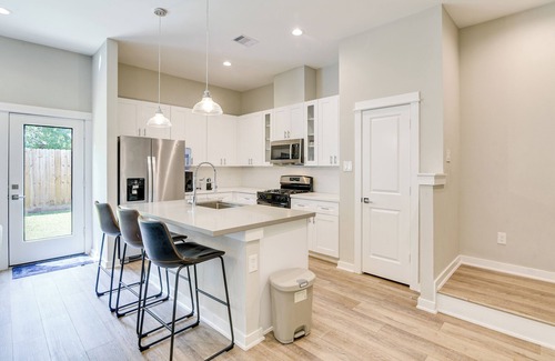 Northside House | Modern Home w/Fenced Backyard in Houston