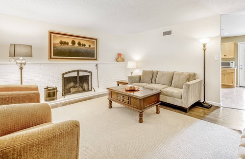 Kenwood House | Modern home with enclosed yard, central AC & washer/dryer - near wineries