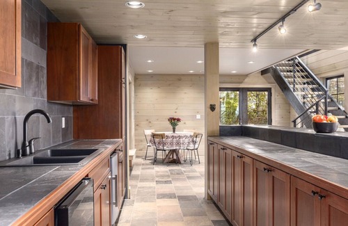 Lynn House | Modern Home with Mountain Views, Hot tub, Pool Table, and Gourmet Kitchen.
