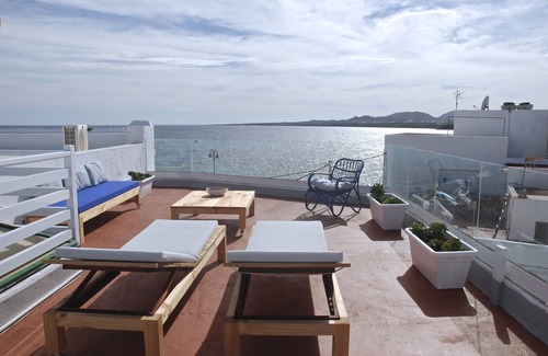 Arrieta Apartment | Modern home with Ocean View in Arrieta