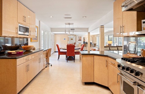 Vista Las Palmas House | Modern Home with Private Pool and Hot Tub!