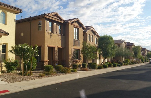 Travata House | Modern house in quiet Arrowhead area/Glendale/Hike/Golf/Shop! LOCATION!