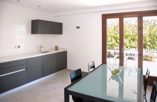 Buger Villa | Modern house with large pool