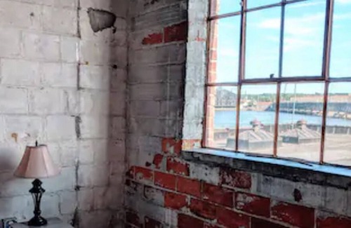 Downtown Apartment | Modern-Industrial 1 BR, Downtown Davenport (#2)