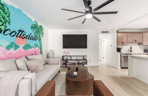 Heatherbrae House Apartment | Modern-Industrial Old Town Condo w/Pool, & W/D
