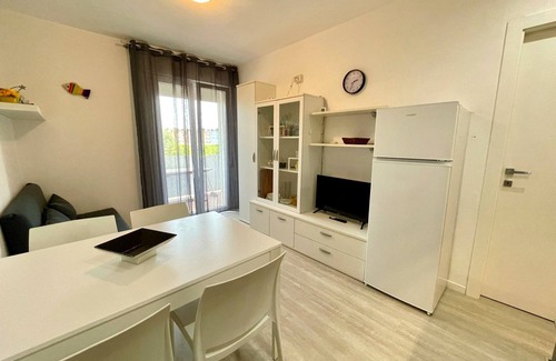 Porto Santa Margherita Apartment | Modern apartment with balcony