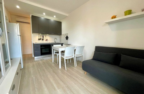 Porto Santa Margherita Apartment | Modern apartment with balcony