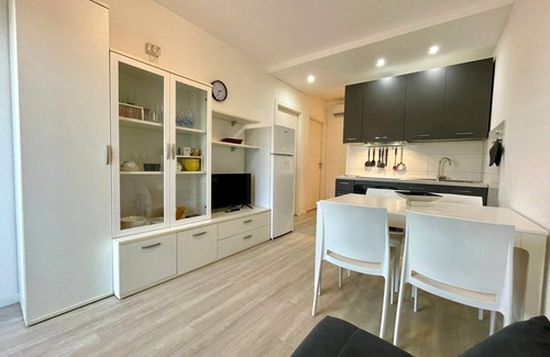 Porto Santa Margherita Apartment | Modern apartment with balcony