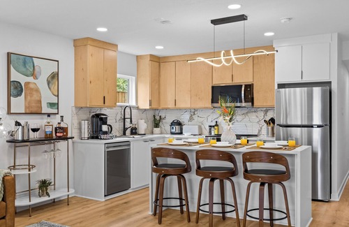 Oak Cliff Apartment | Modern Japandi 2BR w/Parking & EV Charger