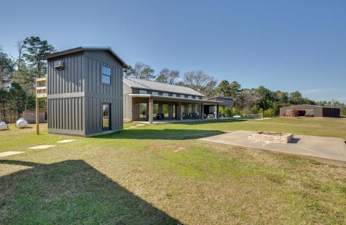 Kennard House | Modern Kennard Cabin with 3 Casitas - Walk to Pond!