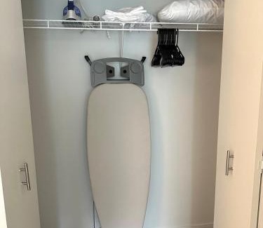 Downtown Wilmington Apartment | Modern King Suite Downtown Walkable Pool & Gym
