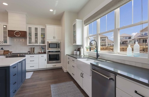 Kingsland Cottage | Modern Kingsland Lake Front House w/Heated Pool!