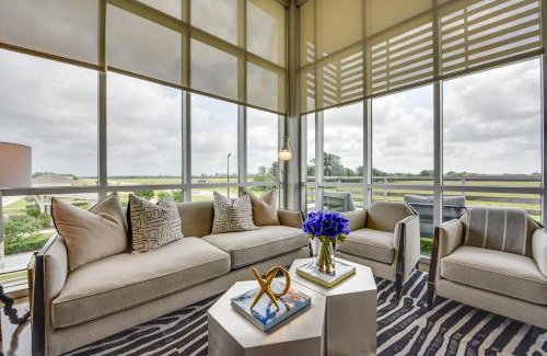Lake Charles Apartment | Modern Lake Charles Condo with Balcony 7 Mi to Dtwn