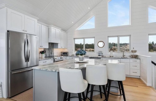 Harbor Springs House | Modern Lake Michigan Retreat! Stunning Views & Cozy Fireplace in Sturgeon Bay