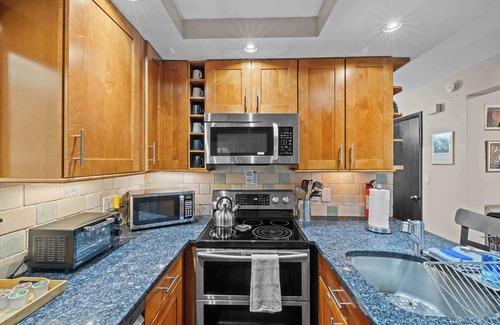 Tobyhanna House | Modern Lake View - Firepit, Hot Tub, Lake Views!