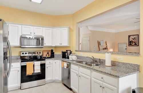 Nashville House | Modern Lakeside Gem 15 min to DT Quiet Community Pet-Friendly Nature & Outdoor