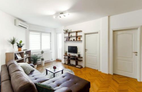 Grbavica Apartment | Modern Living Apts - Botanica - PRIVATE PARKING