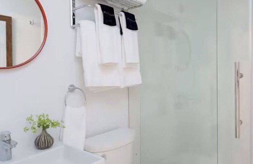 Stowe Area Hotel | Modern Lodge in Downtown Stowe – Walk to Dining, Trails, and Shopping