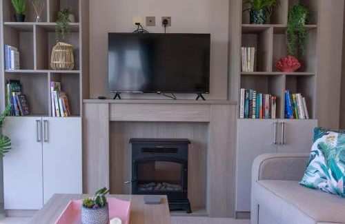 Mullacott Ski Chalet | Modern Lodge nr Ilfracombe & Beaches