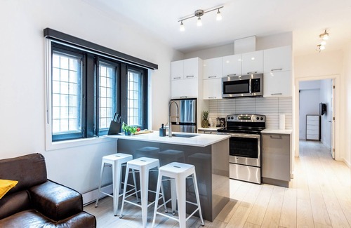 Downtown Montreal Apartment | Modern Loft in Castle Lofts
