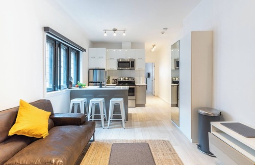 Downtown Montreal Apartment | Modern Loft in Castle Lofts