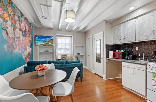 Washington Square West Apartment | Modern Loft In Center City