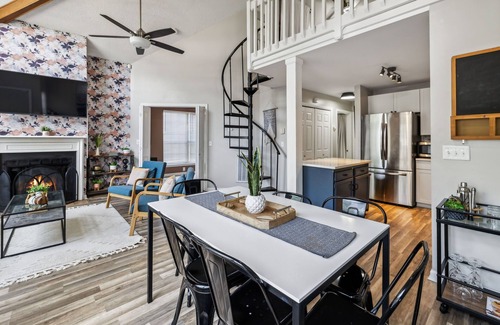Nashville House | Modern Loft/Minutes from the Airport- Full remodel on bathrooms and Kitchen