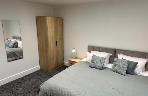 Long Eaton Apartment | Modern Long Eaton Flat - Ideal for Work or Leisure
