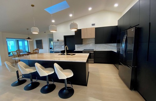 Sanders House | Modern Luxe Riverfront Paradise-new listing! Monthly discount