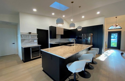 Sanders House | Modern Luxe Riverfront Paradise-new listing! Monthly discount