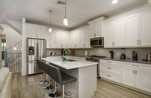 Jupiter House | Modern LuxeTownhome/Heated Pool/Beach/Golf/Boating