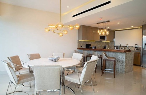 Puerto Juarez Hotel | Modern Luxurious 3 Bedroom Loft - SPACE AVAILABLE BOOKING