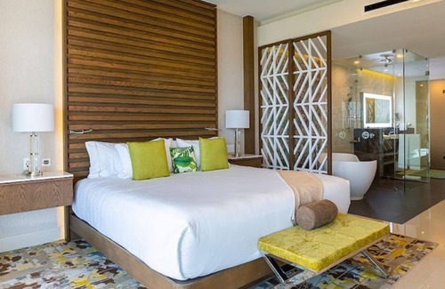 Puerto Juarez Hotel | Modern Luxurious 3 Bedroom Loft - SPACE AVAILABLE BOOKING