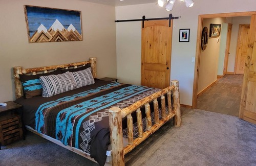Parks House | Modern luxury cabin at Las Nubes Ranch in Parks!