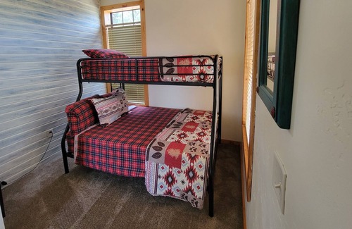 Parks House | Modern luxury cabin at Las Nubes Ranch in Parks!