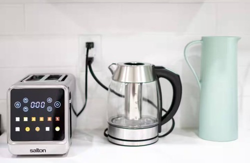 Northwest Calgary House | Modern Luxury Stay – Airport, Banff/Rockies Route