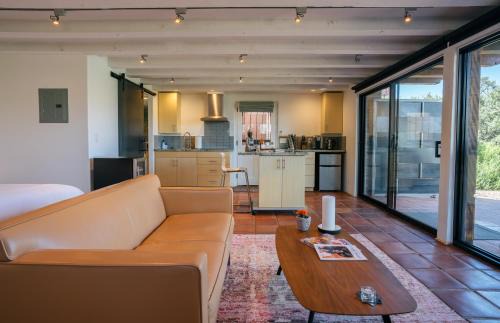 West Sedona Apartment | Modern, Luxury Studio With Awe Inspiring Red Rock Views Private Trail Head - Outdoor Firepit, Indoor Fireplace, on Property Sauna, Aromatherapy Steam Room, Hot Tub, Pools and Wellness Services