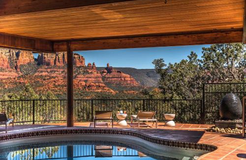 West Sedona Apartment | Modern, Luxury Studio With Awe Inspiring Red Rock Views Private Trail Head - Outdoor Firepit, Indoor Fireplace, on Property Sauna, Aromatherapy Steam Room, Hot Tub, Pools and Wellness Services